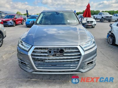 Piąte zdjęcie samochodu w środku: 2017 AUDI Q7 PREMIUM VIN:WA1AAAF74HD023498 - miniatura