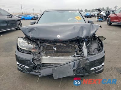 Piąte zdjęcie samochodu w środku: 2013 MERCEDES-BENZ C 250 VIN:WDDGF4HB3DR259325 - miniatura