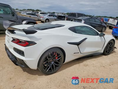 Trzecie zdjęcie samochodu z tyłu: 2024 CHEVROLET CORVETTE Z06 3LZ VIN:1G1YF2D33R5607259 - miniatura
