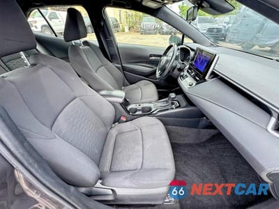 Piąte zdjęcie samochodu w środku: 2023 TOYOTA COROLLA HATCHBACK SE VIN:JTND4MBE1P3193964 - miniatura