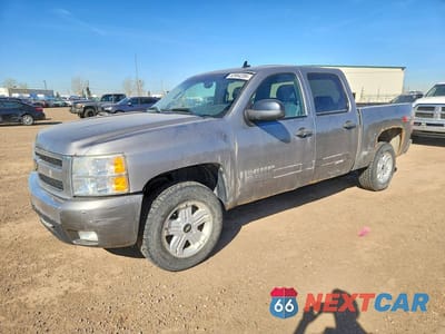2008 CHEVROLET SILVERADO K1500 2GCEK133981320977 - główne zdjęcie licytacji z USA - miniatura