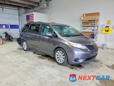 Czwarte zdjęcie samochodu z boku: 2017 TOYOTA SIENNA LE VIN:5TDJZ3DCXHS163747 - miniatura
