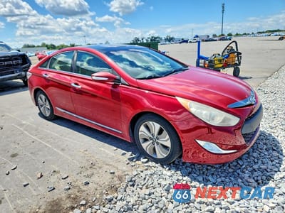 Czwarte zdjęcie samochodu z boku: 2013 HYUNDAI SONATA HYBRID VIN:KMHEC4A42DA081701 - miniatura