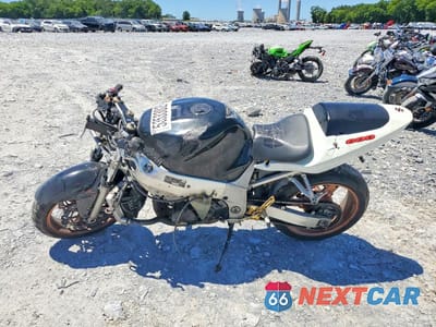 Trzecie zdjęcie samochodu z tyłu: 2002 SUZUKI GSX-R600 VIN:JS1GN7BA222103341 - miniatura