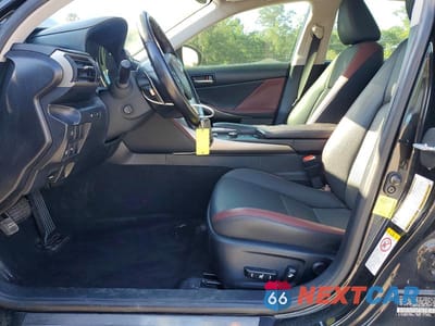 Zdjęcie 7 z 12 samochodu: 2018 LEXUS IS 300 VIN:JTHBA1D25J5073164 - miniatura