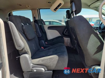 Zdjęcie 11 z 13 samochodu: 2016 DODGE GRAND CARAVAN SE VIN:2C4RDGBG6GR169826 - miniatura