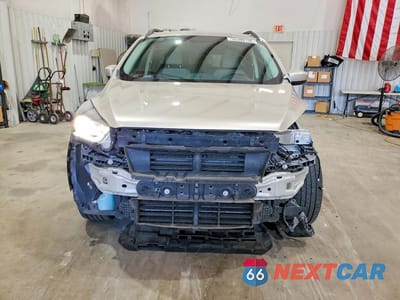 Piąte zdjęcie samochodu w środku: 2017 FORD ESCAPE SE VIN:1FMCU9G96HUD53658 - miniatura