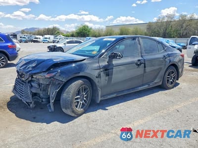 2025 TOYOTA CAMRY LE 4T1DAACK9SU550192 - główne zdjęcie licytacji z USA - miniatura