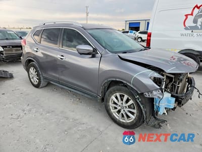 Czwarte zdjęcie samochodu z boku: 2018 NISSAN ROGUE SV VIN:KNMAT2MT8JP595183 - miniatura
