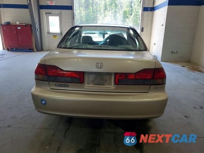Zdjęcie 6 z 13 samochodu: 2001 HONDA ACCORD LX VIN:1HGCG554X1A014132 - miniatura