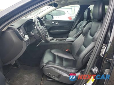 Zdjęcie 7 z 13 samochodu: 2019 VOLVO XC60 T5 VIN:LYV102RK5KB184765 - miniatura