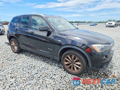 Czwarte zdjęcie samochodu z boku: 2017 BMW X3 SDRIVE28I VIN:5UXWZ7C53H0V85585 - miniatura