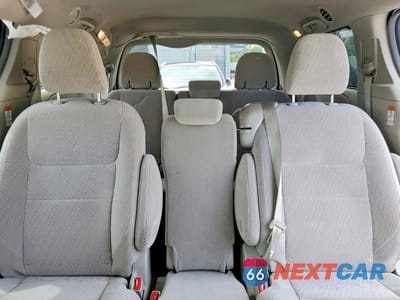 Zdjęcie 10 z 14 samochodu: 2019 TOYOTA SIENNA LE VIN:5TDKZ3DC7KS970495 - miniatura