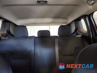 Zdjęcie 10 z 13 samochodu: 2020 JEEP RENEGADE LATITUDE VIN:ZACNJBBBXLPL55752 - miniatura