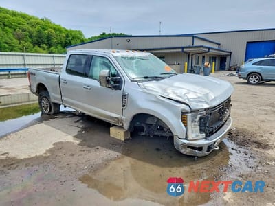 Czwarte zdjęcie samochodu z boku: 2019 FORD F250 SUPER DUTY VIN:1FT7W2B68KEE19438 - miniatura