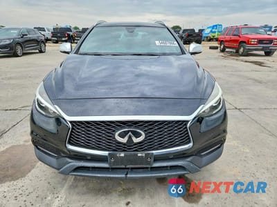 Piąte zdjęcie samochodu w środku: 2017 INFINITI QX30 PREMIUM VIN:SJKCH5CR7HA017751 - miniatura