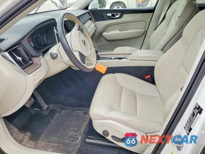 Zdjęcie 7 z 13 samochodu: 2021 VOLVO XC60 T5 MOMENTUM VIN:YV4102RK6M1881871 - miniatura