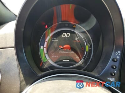 Zdjęcie 9 z 12 samochodu: 2016 FIAT 500 ELECTRIC VIN:3C3CFFGE4GT193111 - miniatura