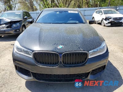 Piąte zdjęcie samochodu w środku: 2018 BMW 750 XI VIN:WBA7F2C55JB238736 - miniatura