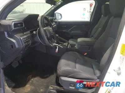 Zdjęcie 7 z 12 samochodu: 2024 TOYOTA TACOMA SR VIN:3TYJDAHN2RT006623 - miniatura