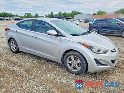 Czwarte zdjęcie samochodu z boku: 2015 HYUNDAI ELANTRA SE VIN:KMHDH4AE4FU352829 - miniatura