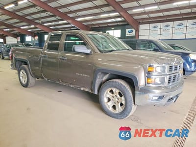 Czwarte zdjęcie samochodu z boku: 2014 CHEVROLET SILVERADO K1500 LT VIN:1GCVKREC6EZ369178 - miniatura