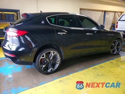 Trzecie zdjęcie samochodu z tyłu: 2017 MASERATI LEVANTE VIN:ZN661XUAXHX248129 - miniatura