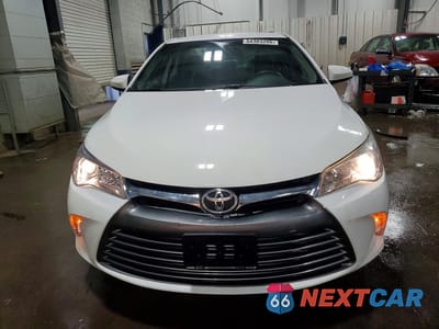 Piąte zdjęcie samochodu w środku: 2017 TOYOTA CAMRY LE VIN:4T1BF1FK3HU667425 - miniatura