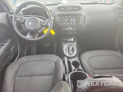 Zdjęcie 8 z 14 samochodu: 2018 KIA SOUL + VIN:KNDJP3A50J7583481 - miniatura