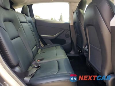 Zdjęcie 10 z 12 samochodu: 2024 TESLA MODEL Y VIN:7SAYGDEE5RA245997 - miniatura