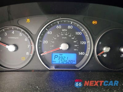 Zdjęcie 9 z 13 samochodu: 2010 HYUNDAI SANTA FE GLS VIN:5NMSG3AB4AH347046 - miniatura