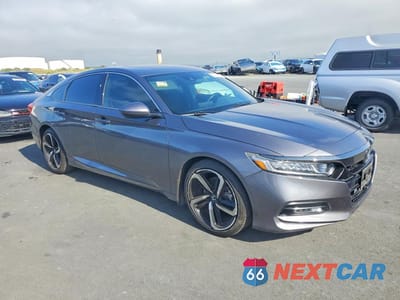 Czwarte zdjęcie samochodu z boku: 2018 HONDA ACCORD SPORT VIN:1HGCV2F33JA038217 - miniatura