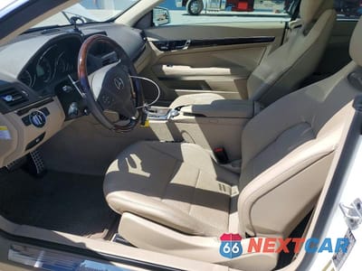 Zdjęcie 7 z 12 samochodu: 2011 MERCEDES-BENZ E 550 VIN:WDDKJ7CBXBF092168 - miniatura