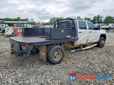 Trzecie zdjęcie samochodu z tyłu: 2018 GMC SIERRA K3500 VIN:1GD42VCY9JF155098 - miniatura