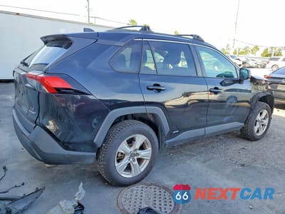 Trzecie zdjęcie samochodu z tyłu: 2021 TOYOTA RAV4 LE VIN:4T3L6RFVXMU010927 - miniatura