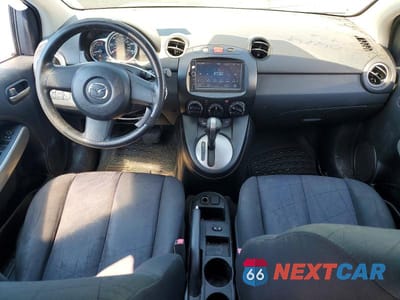Zdjęcie 8 z 13 samochodu: 2012 MAZDA MAZDA2 VIN:JM1DE1KY8C0135615 - miniatura