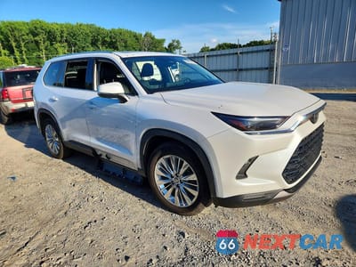 Czwarte zdjęcie samochodu z boku: 2024 TOYOTA GRAND HIGHLANDER PLATINUM VIN:5TDAAAB59RS041561 - miniatura