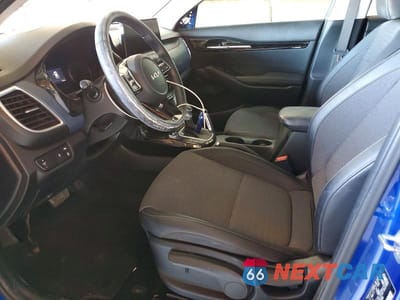 Zdjęcie 7 z 12 samochodu: 2023 KIA SELTOS S VIN:KNDEU2AA5P7385358 - miniatura