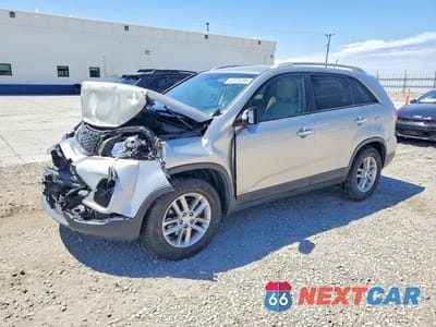 2015 KIA SORENTO LX 5XYKTDA70FG659900 - główne zdjęcie licytacji z USA - miniatura