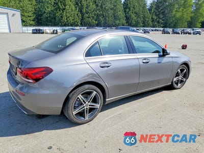 Trzecie zdjęcie samochodu z tyłu: 2022 MERCEDES-BENZ A 220 VIN:W1K3G4EB7NJ363557 - miniatura