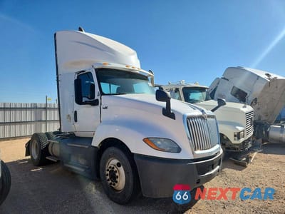 2018 INTERNATIONAL LT625 SEMI TRUCK 1HSDYAPR4JH698255 - główne zdjęcie licytacji z USA - miniatura