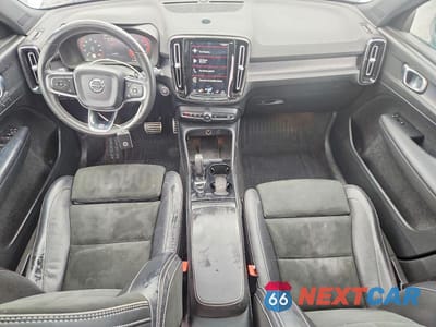 Zdjęcie 8 z 13 samochodu: 2019 VOLVO XC40 T5 R-DESIGN VIN:YV4162UM2K2152832 - miniatura