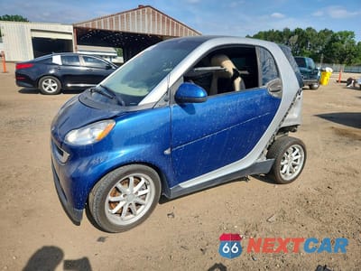 2009 SMART FORTWO PURE WMEEJ31X69K272703 - główne zdjęcie licytacji z USA - miniatura