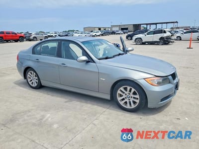 Czwarte zdjęcie samochodu z boku: 2006 BMW 325 I VIN:WBAVB13506K000894 - miniatura