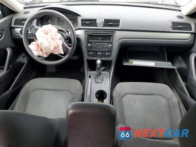 Zdjęcie 8 z 13 samochodu: 2012 VOLKSWAGEN PASSAT S VIN:1VWAP7A31CC019982 - miniatura
