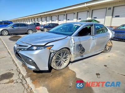 2023 TOYOTA CAMRY SE 4T1G11AK4PU824244 - główne zdjęcie licytacji z USA - miniatura