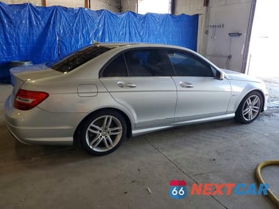 Trzecie zdjęcie samochodu z tyłu: 2012 MERCEDES-BENZ C 250 VIN:WDDGF4HB0CR218665 - miniatura
