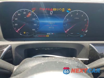Zdjęcie 9 z 12 samochodu: 2025 MERCEDES-BENZ CLA 250 4MATIC VIN:W1K5J4HB3SN521130 - miniatura