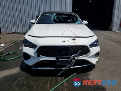 Piąte zdjęcie samochodu w środku: 2025 MERCEDES-BENZ CLA 250 4MATIC VIN:W1K5J4HB3SN521130 - miniatura