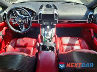 Zdjęcie 8 z 13 samochodu: 2017 PORSCHE CAYENNE S VIN:WP1AB2A25HLA52601 - miniatura